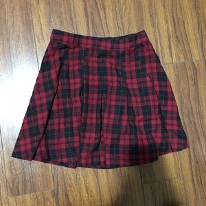 H&M pleated plaid skirt (size 2)